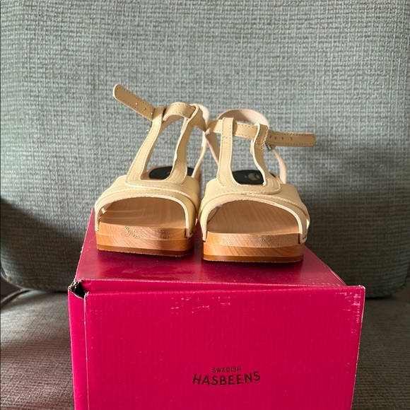 Brand new Swedish Hasbeens Ulla Low clogs - Picture 2 of 5